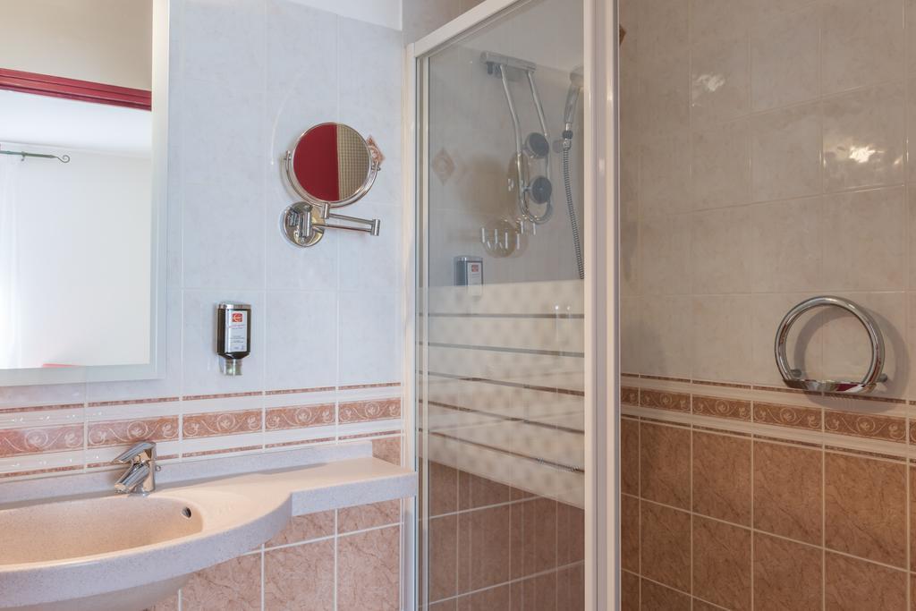 Hotel Bristol Châlons-en-Champagne Dış mekan fotoğraf