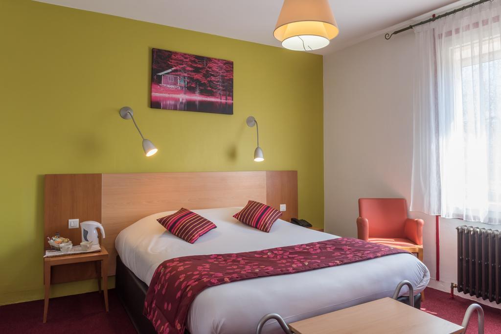 Hotel Bristol Châlons-en-Champagne Oda fotoğraf