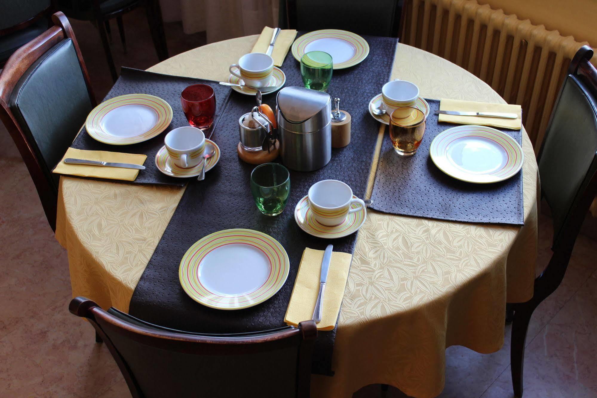 Hotel Bristol Châlons-en-Champagne Dış mekan fotoğraf